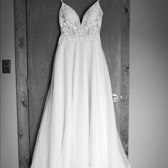 Wedding Dress Galina Signature